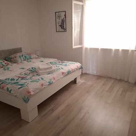 Apartment "None" Makarska Exterior foto